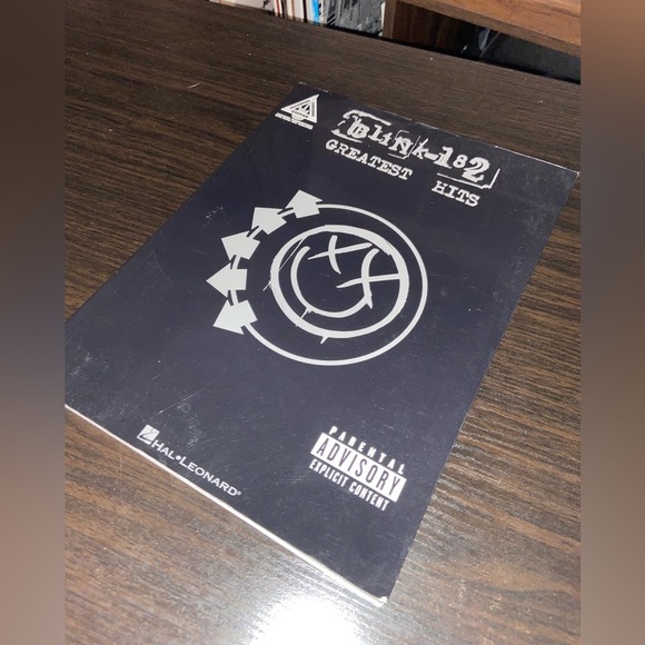 Blink-182 ‘Greatest Hits’ Music Book - Picture 4 of 4